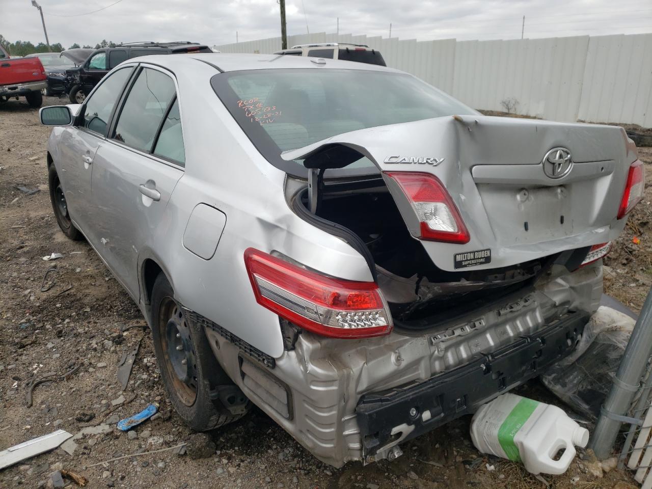 Photo 3 from auction – 2011 TOYOTA CAMRY BASE with VIN 4T1BF3EK6BU720090