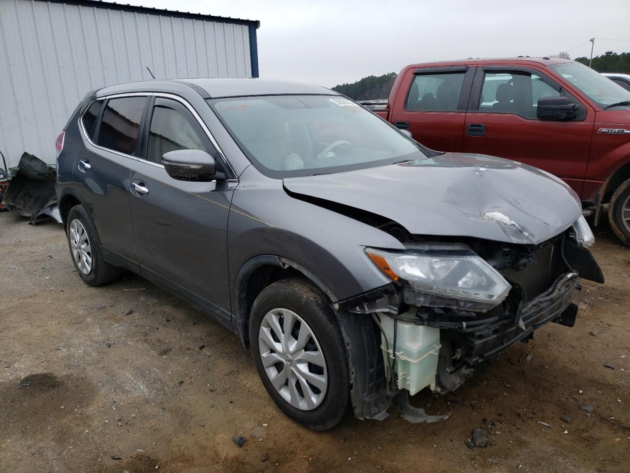 NISSAN ROGUE S 2015 with VIN KNMAT2MT9FP521763 - Photo from auction