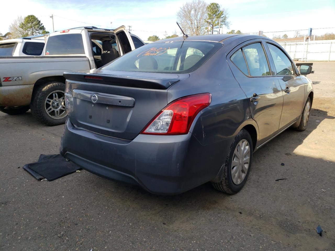Photo 4 from auction – 2017 NISSAN VERSA S with VIN 3N1CN7AP5HL870038