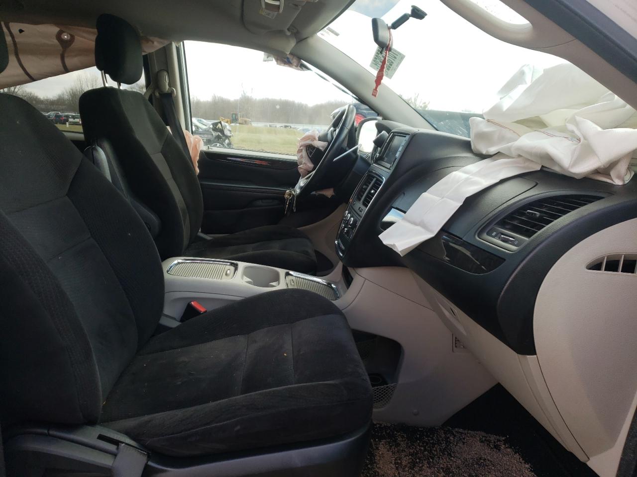 Photo 5 from auction – 2015 DODGE GRAND CARA with VIN 2C4RDGCG4FR555819