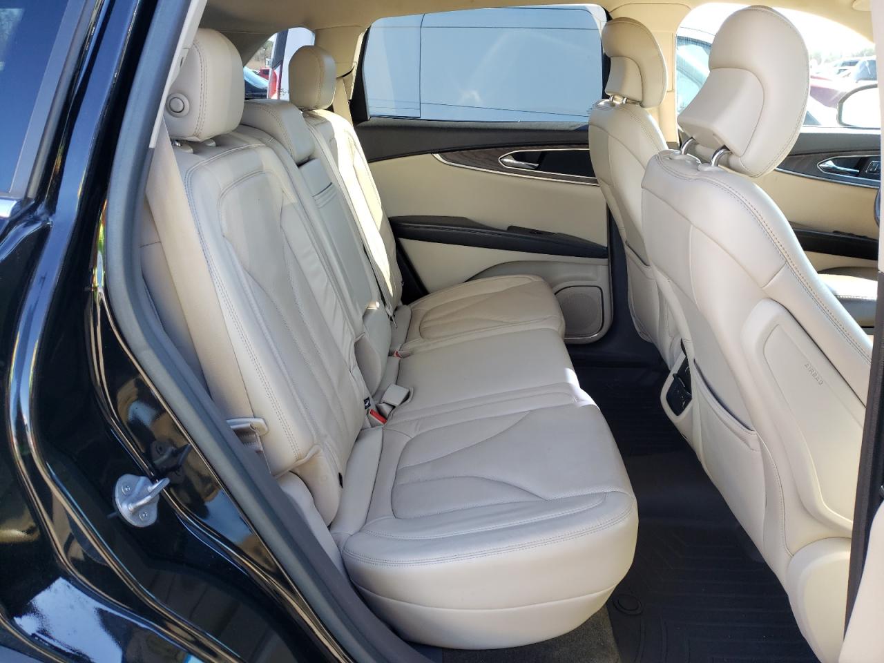 Photo 6 from auction – 2017 LINCOLN MKX RESERV with VIN 2LMPJ6LRXHBL12930
