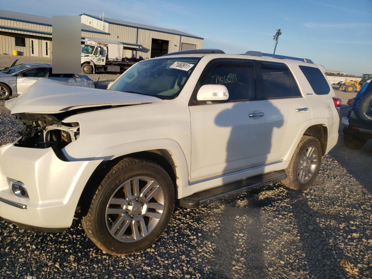 Photo 2 from auction – 2013 TOYOTA 4RUNNER SR with VIN JTEBU5JR5D5112823