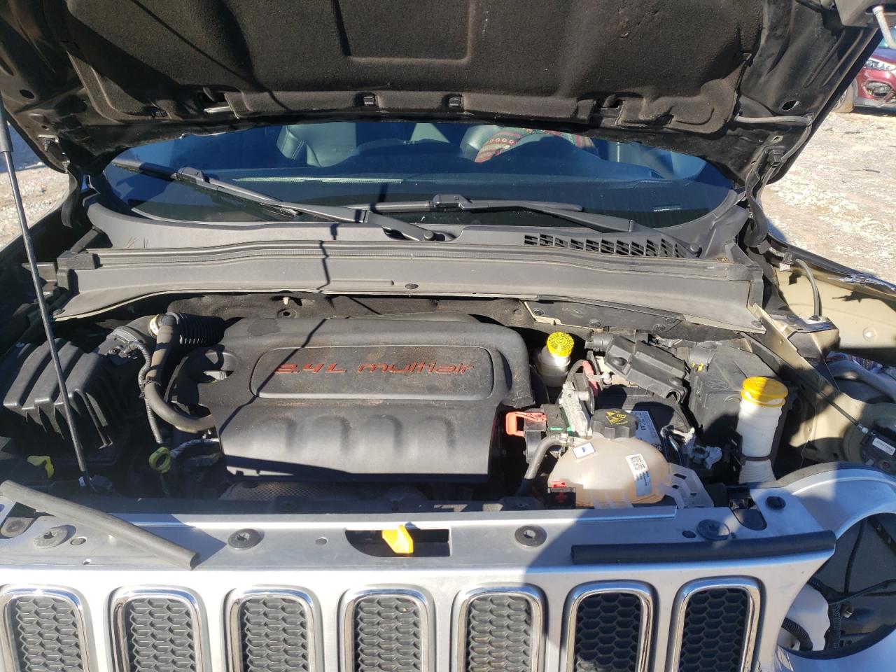 Photo 7 from auction – 2015 JEEP RENEGADE L with VIN ZACCJADT0FPB44798