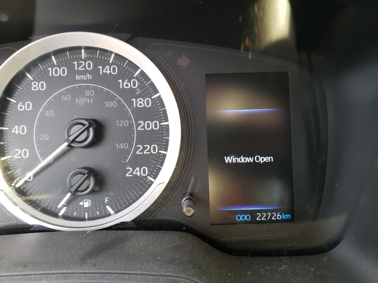 Photo 8 from auction – 2020 TOYOTA COROLLA LE with VIN 5YFBPRBE8LP143841