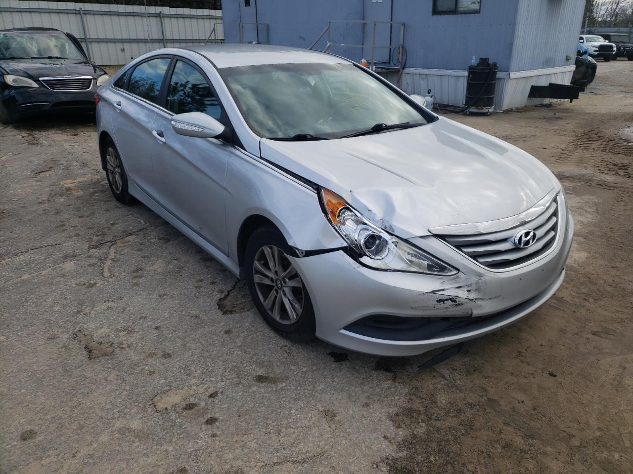HYUNDAI SONATA GLS 2014 with VIN 5NPEB4AC5EH819967 - Photo from auction