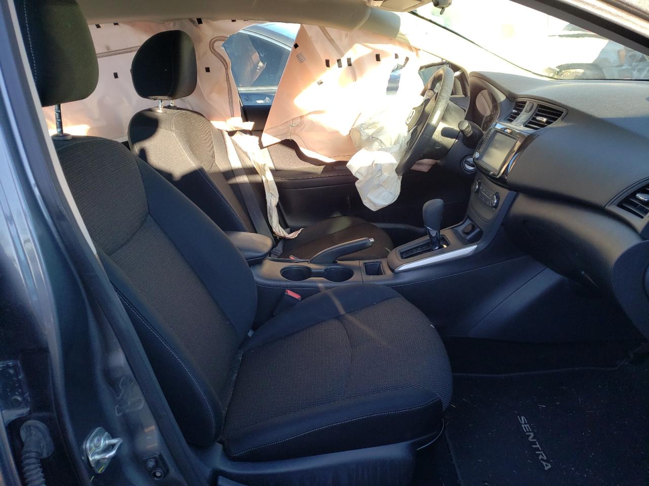 Photo 5 from auction – 2019 NISSAN SENTRA with VIN 3N1AB7AP2KY302016