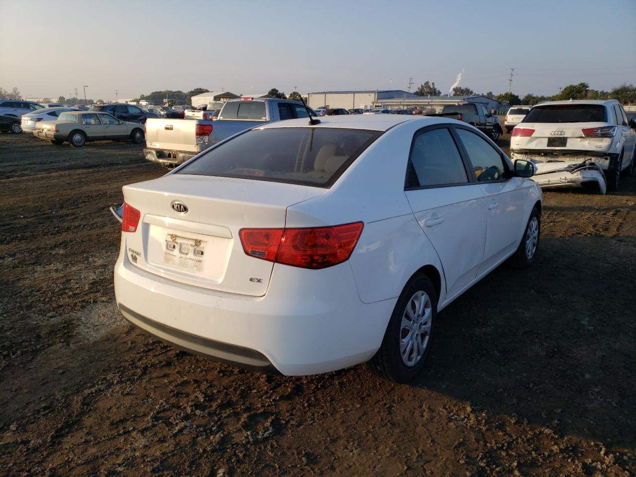 Photo 4 from auction – 2010 KIA FORTE EX with VIN KNAFU4A25A5850620