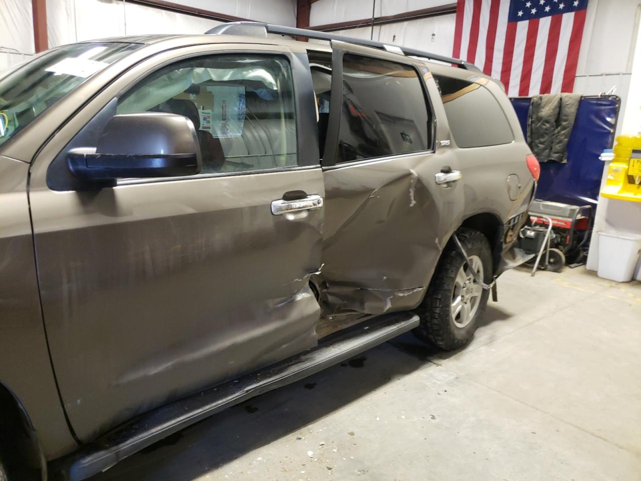 Photo 9 from auction – 2012 TOYOTA SEQUOIA SR with VIN 5TDBY5G16CS059388