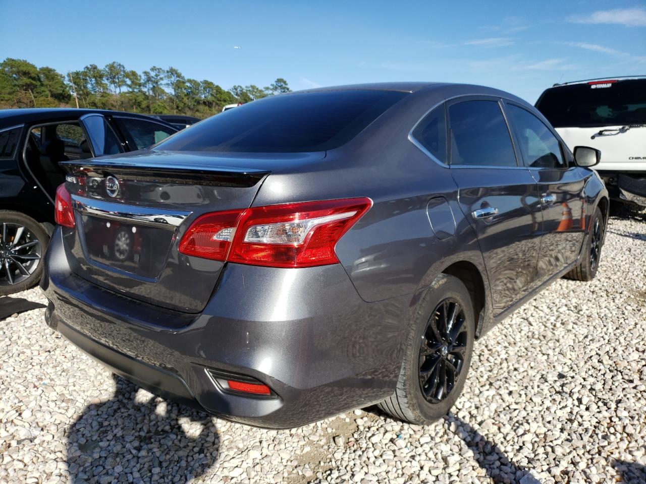 Photo 4 from auction – 2018 NISSAN SENTRA S with VIN 3N1AB7AP1JY305925