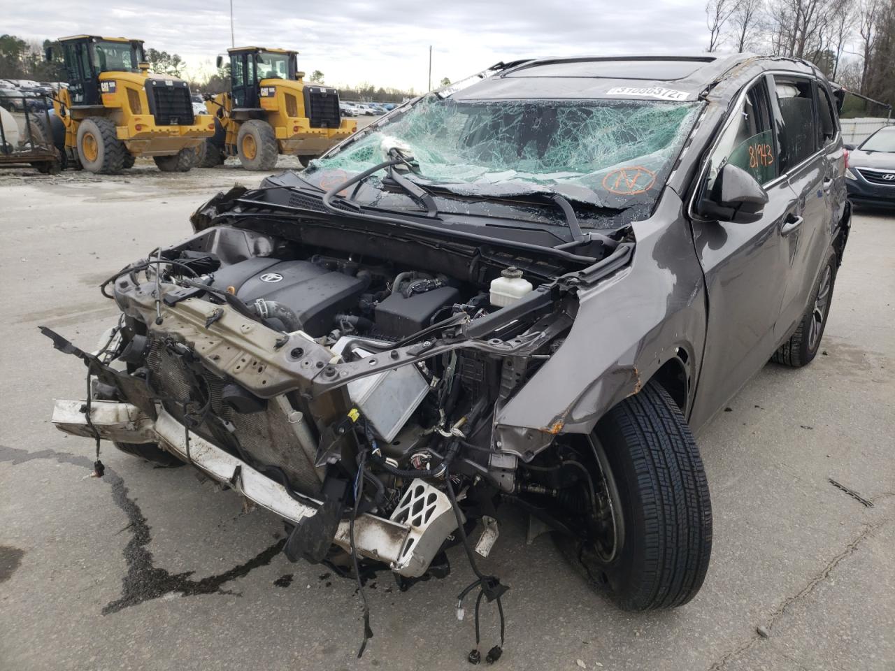 Photo 2 from auction – 2019 TOYOTA HIGHLANDER with VIN 5TDKZRFH6KS564963