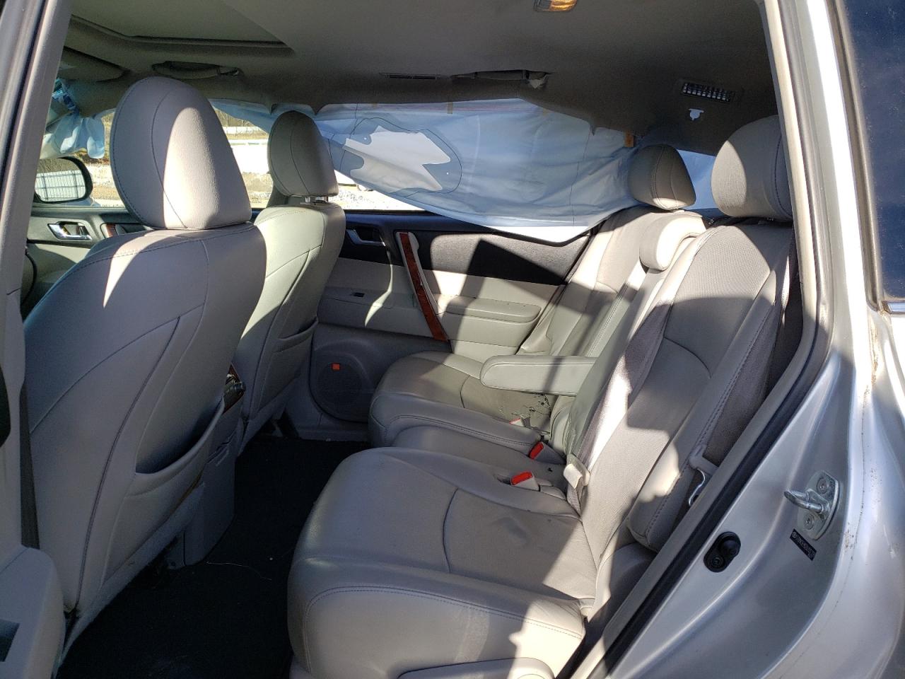 Zdjęcie 6 z aukcji – 2013 TOYOTA HIGHLANDER z VIN 5TDYK3EH5DS102328