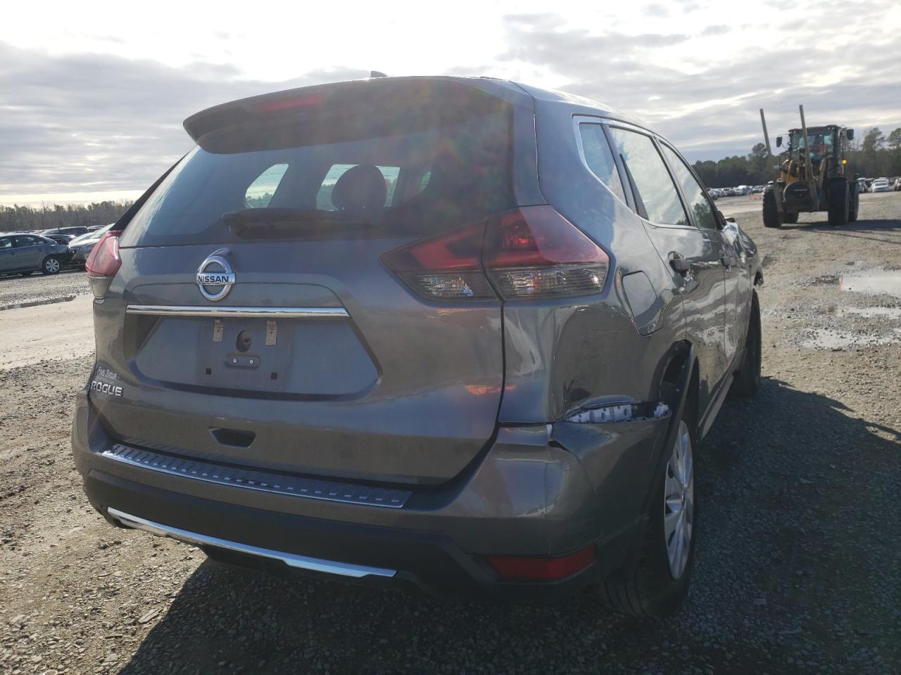 Photo 4 from auction – 2018 NISSAN ROGUE S with VIN 5N1AT2MT9JC754361