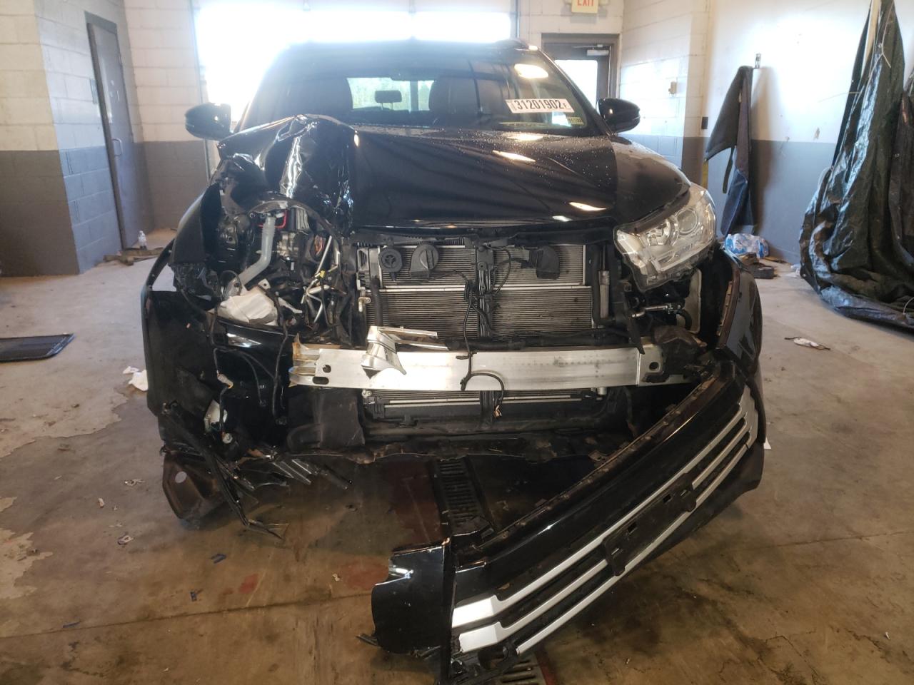 Photo 9 from auction – 2019 TOYOTA HIGHLANDER with VIN 5TDJGRFH0KS078215