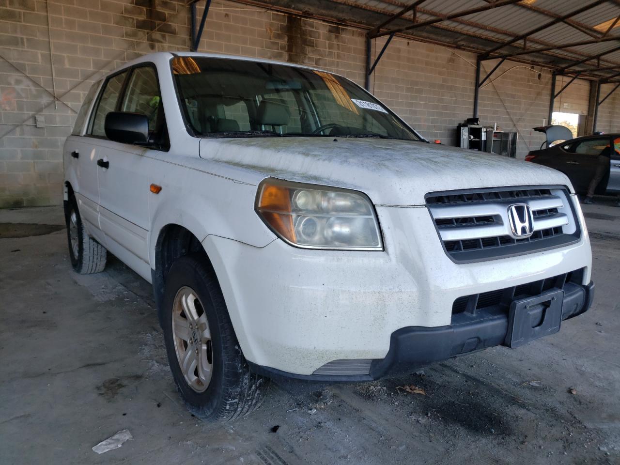 HONDA PILOT LX 2006 with VIN 5FNYF28196B030571 - Photo from auction