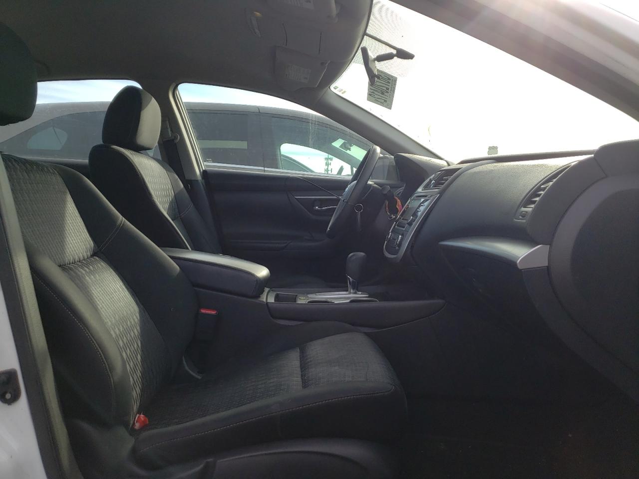 Photo 5 from auction – 2016 NISSAN ALTIMA 2.5 with VIN 1N4AL3AP2GN375576