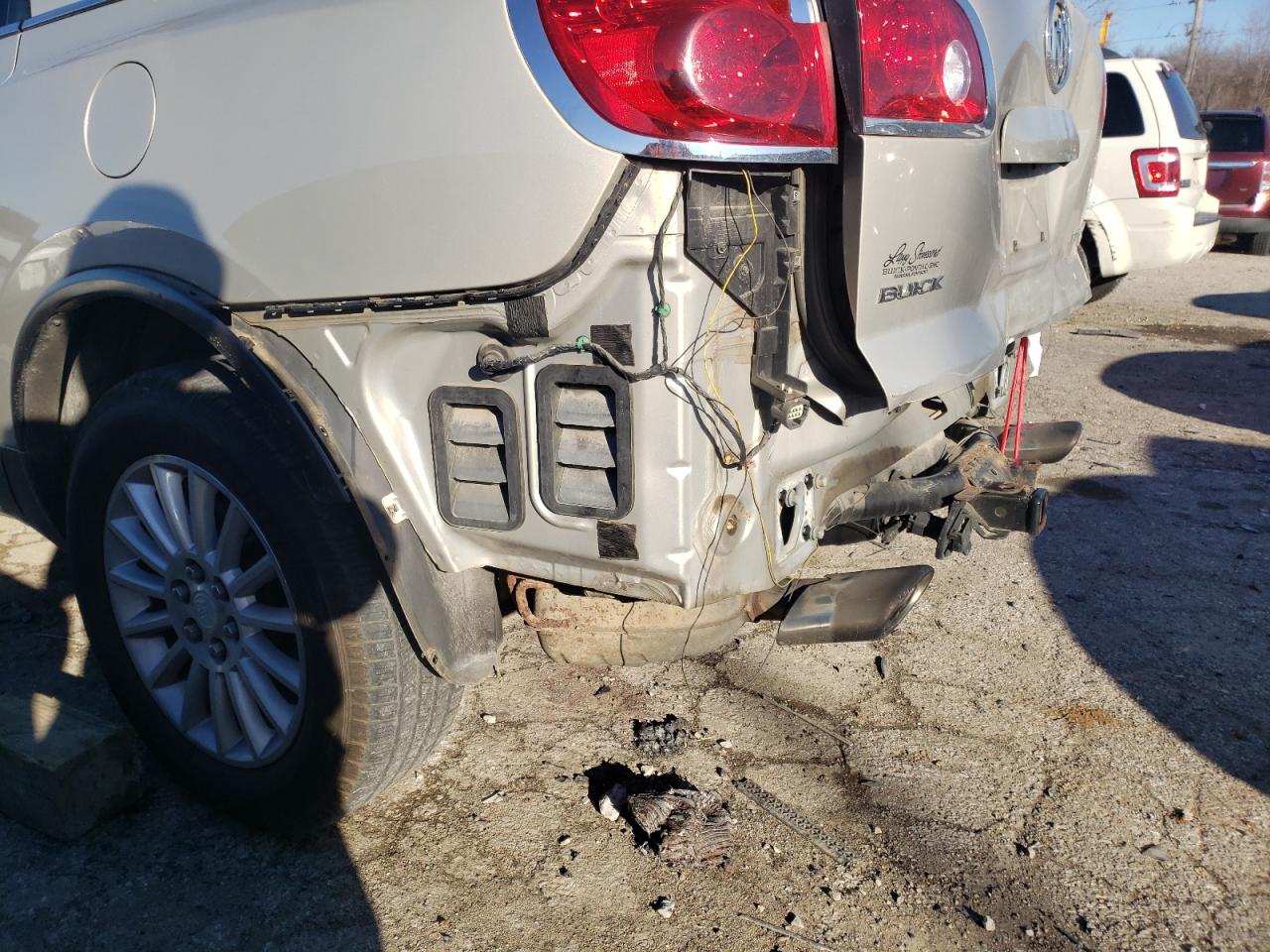 Photo 10 from auction – 2011 BUICK ENCLAVE CX with VIN 5GAKRBED6BJ210087