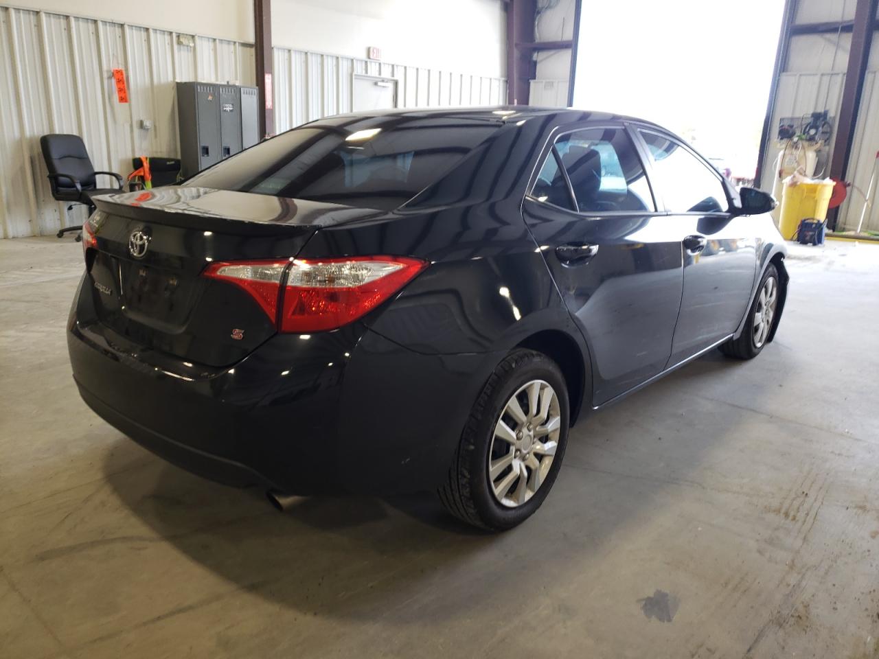 Photo 4 from auction – 2016 TOYOTA COROLLA L with VIN 5YFBURHE6GP492339