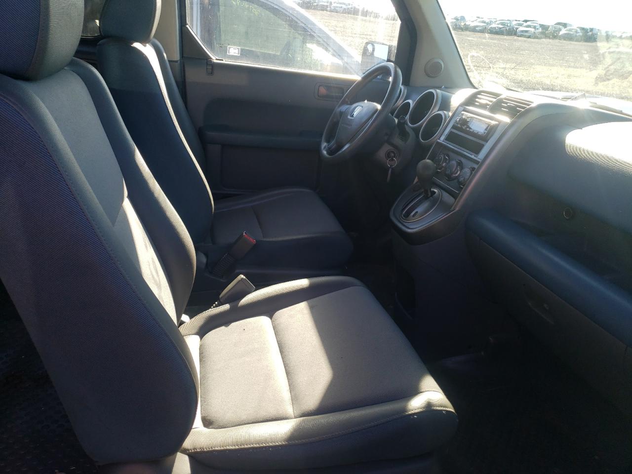 Photo 5 from auction – 2003 HONDA ELEMENT DX with VIN 5J6YH28213L007971