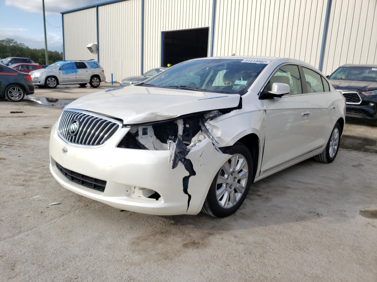 Photo 2 from auction – 2013 BUICK LACROSSE with VIN 1G4GC5ER8DF218518