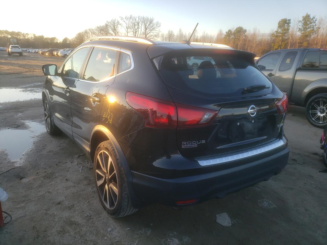 Photo 3 from auction – 2017 NISSAN ROGUE with VIN JN1BJ1CR9HW113754