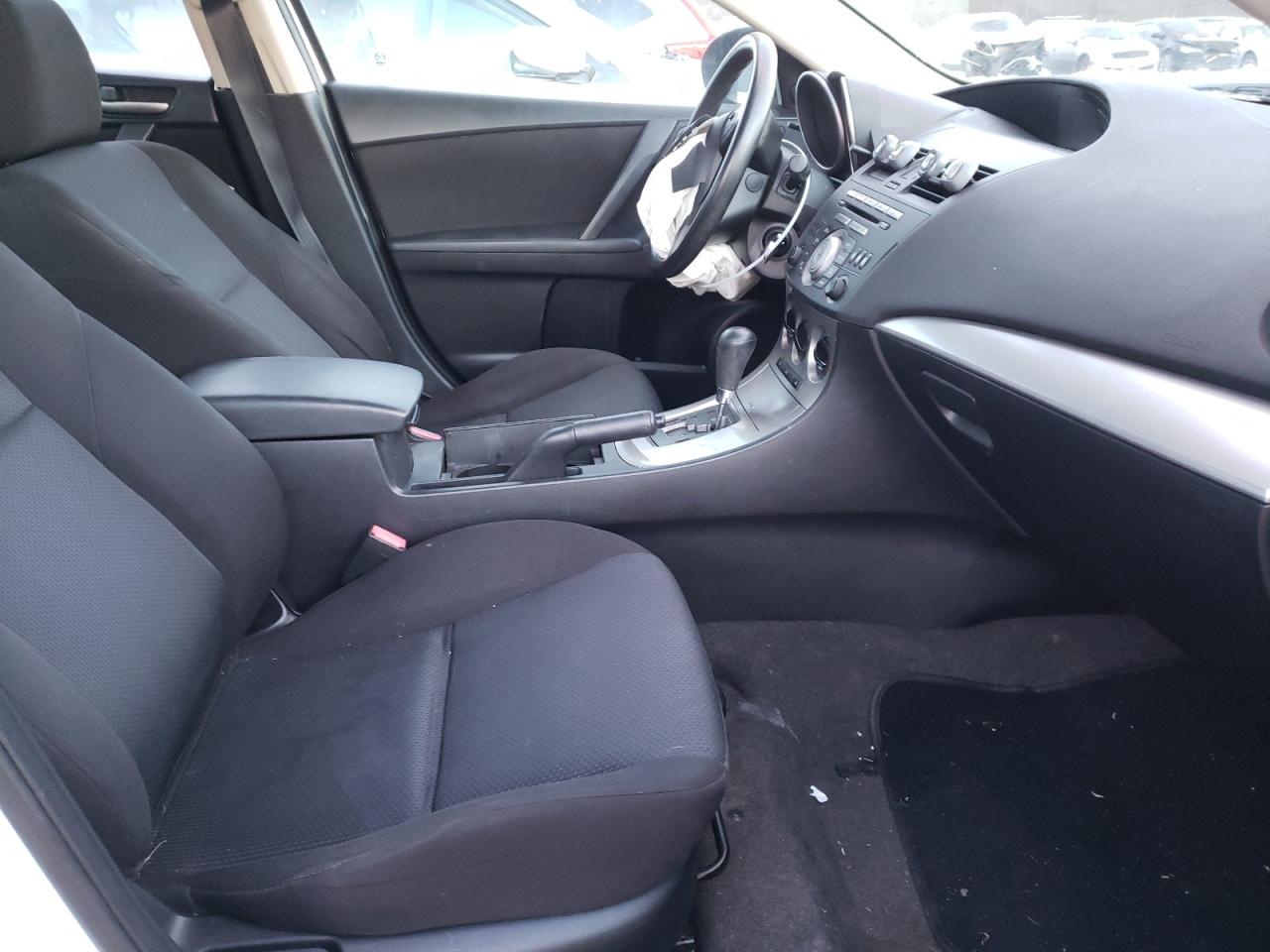 Photo 5 from auction – 2011 MAZDA 3 I with VIN JM1BL1VG3B1432266
