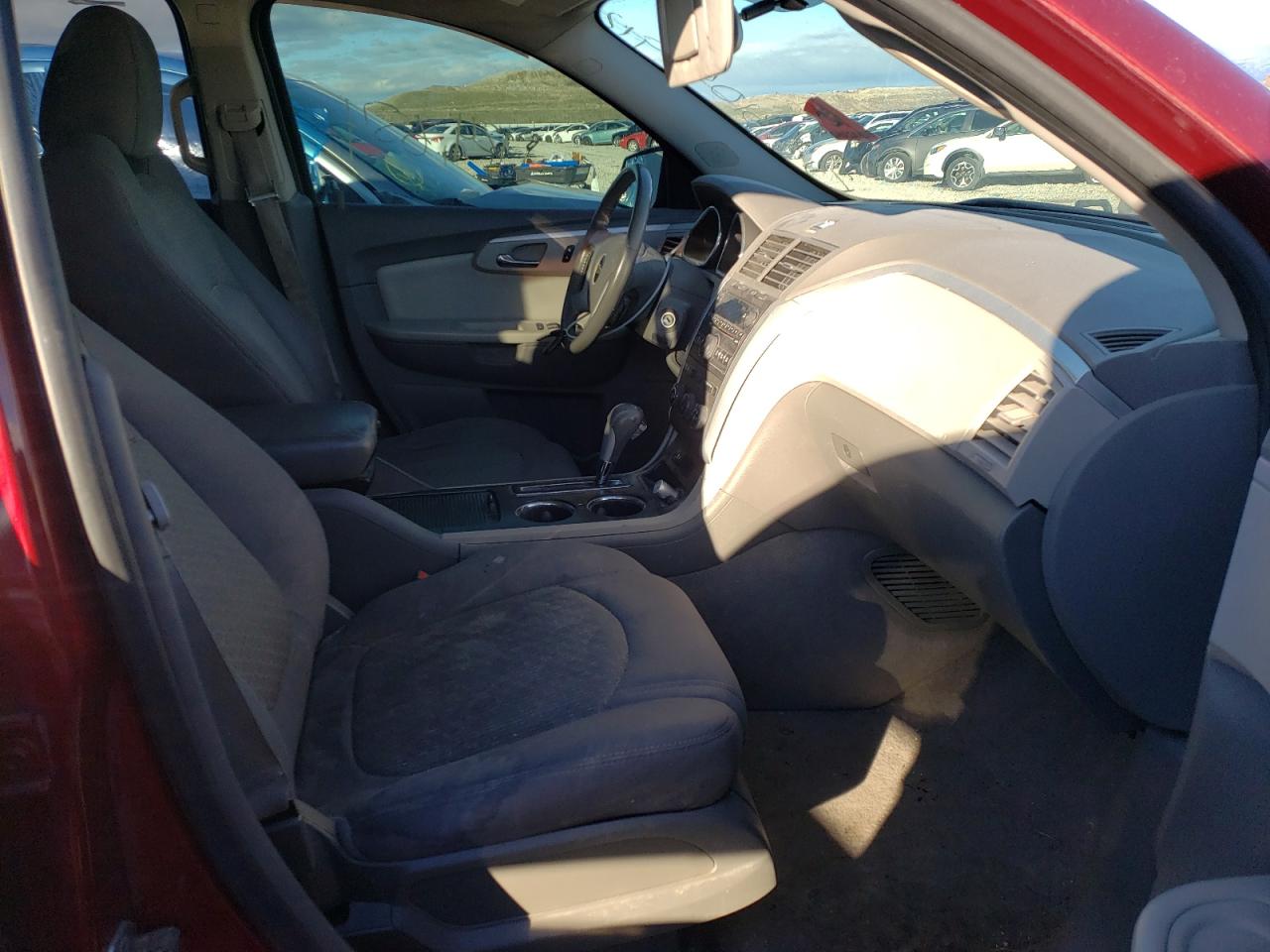 Photo 5 from auction – 2011 CHEVROLET TRAVERSE L with VIN 1GNKVGED0BJ119735