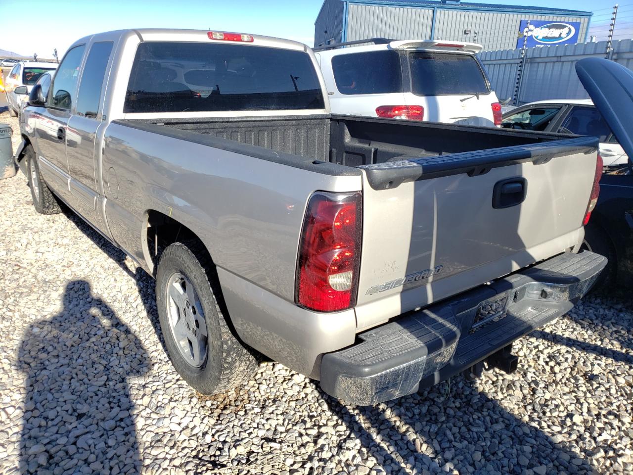Photo 3 from auction – 2006 CHEVROLET SILVERADO with VIN 1GCEC19Z96Z292580