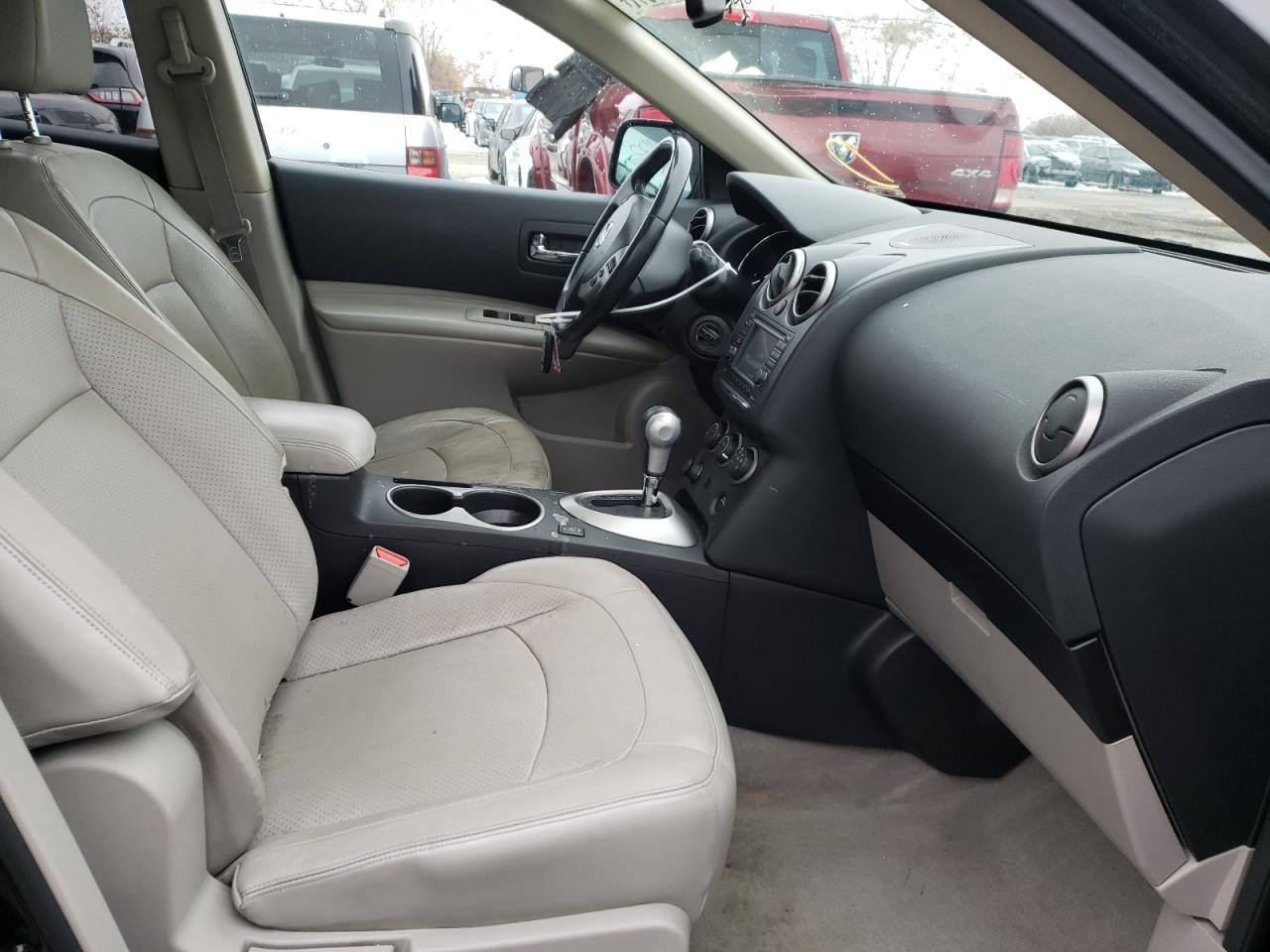 Photo 5 from auction – 2012 NISSAN ROGUE S with VIN JN8AS5MV1CW401080