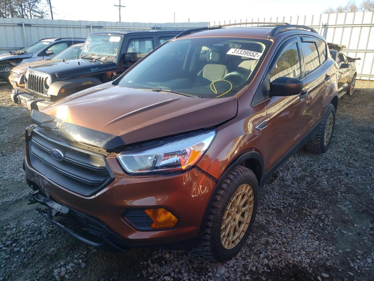 صورة رقم 2 من المزاد - 2017 FORD ESCAPE S مع VIN 1FMCU0F72HUB75839