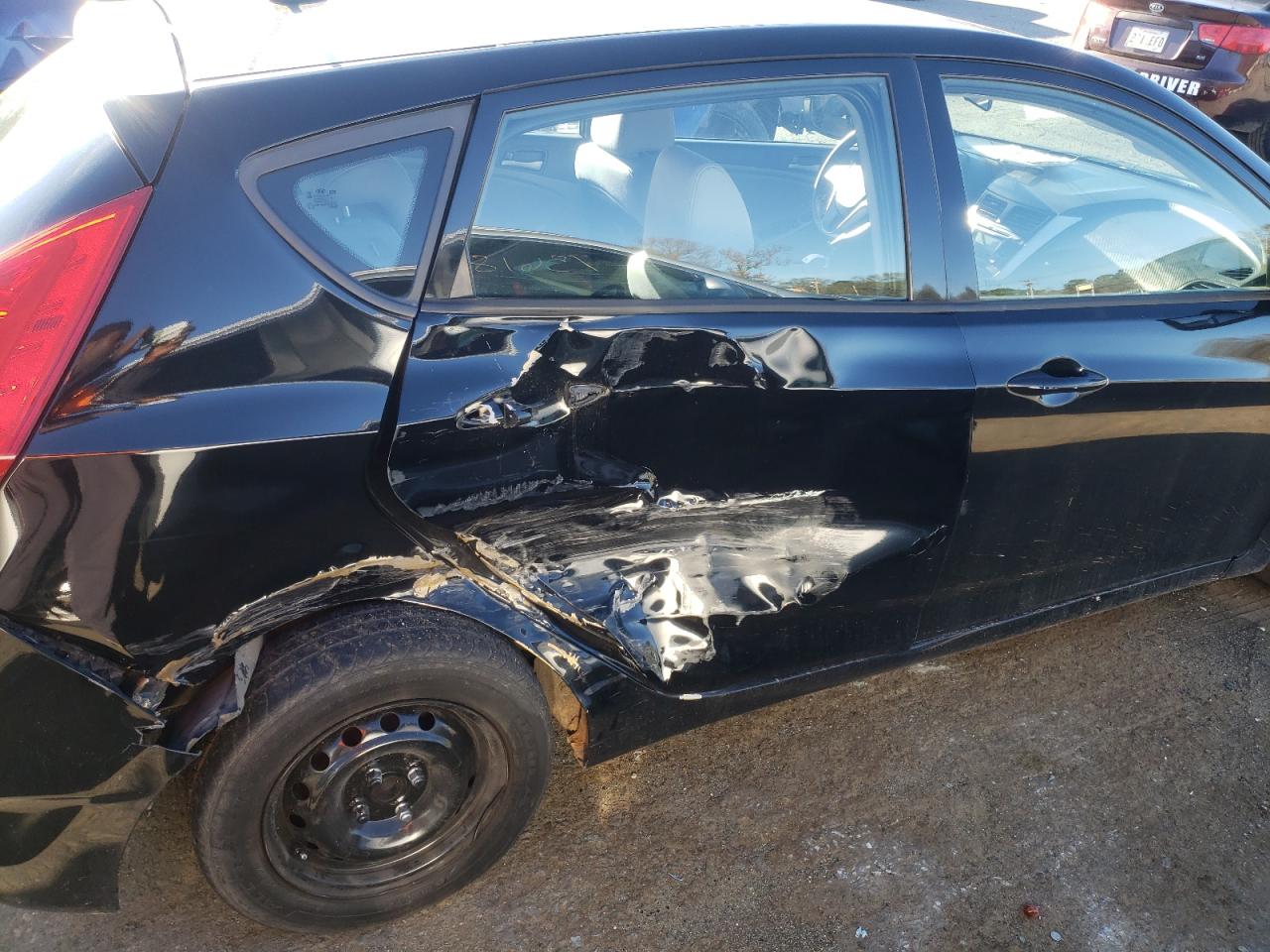 Photo 9 from auction – 2017 HYUNDAI ACCENT SE with VIN KMHCT5AE0HU307017