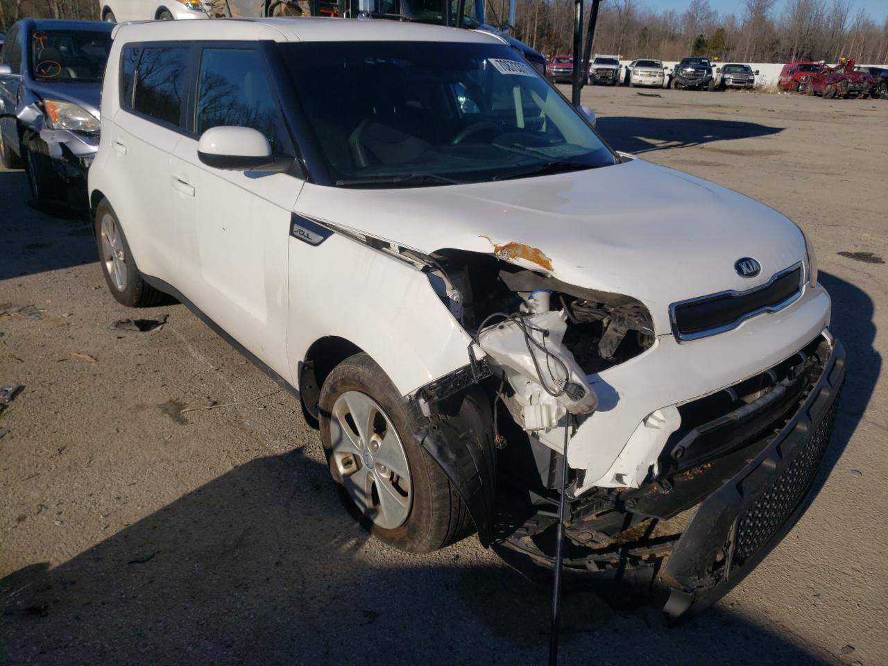 KIA SOUL 2016 with VIN KNDJN2A25G7371092 - Photo from auction