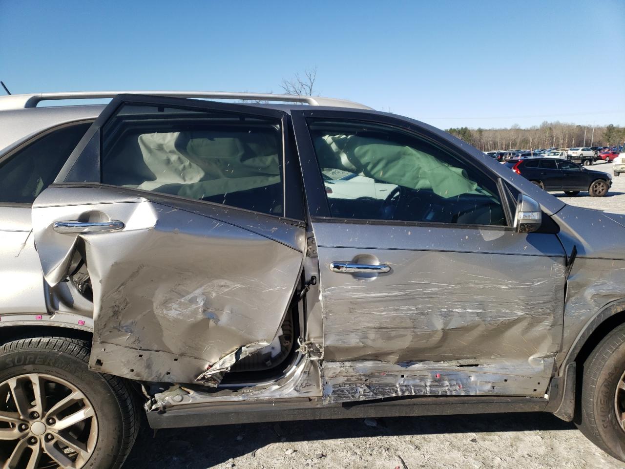 Photo 9 from auction – 2015 KIA SORENTO LX with VIN 5XYKT3A67FG612266