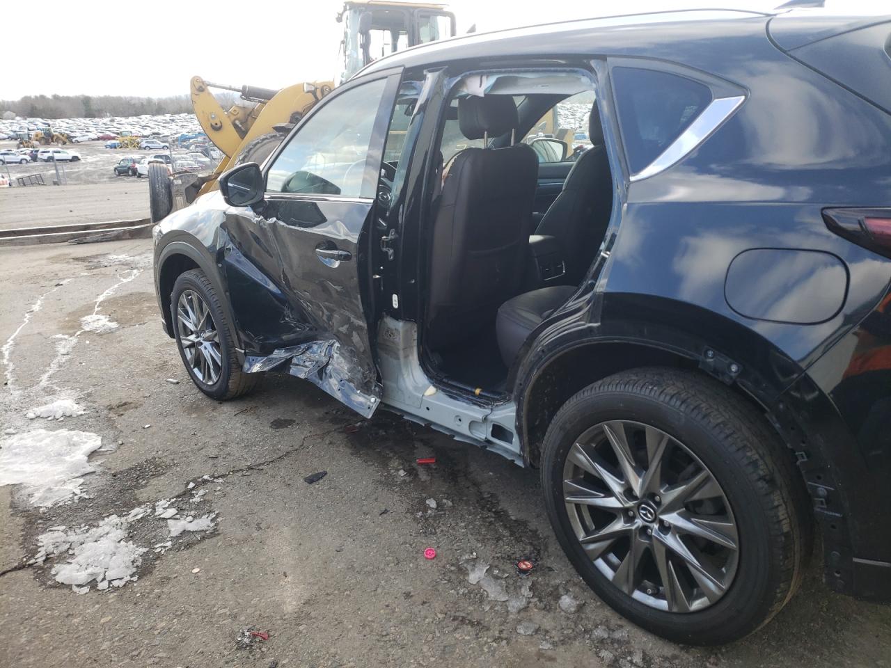 Photo 9 from auction – 2019 MAZDA CX-5 SIGNA with VIN JM3KFBEY1K0566227