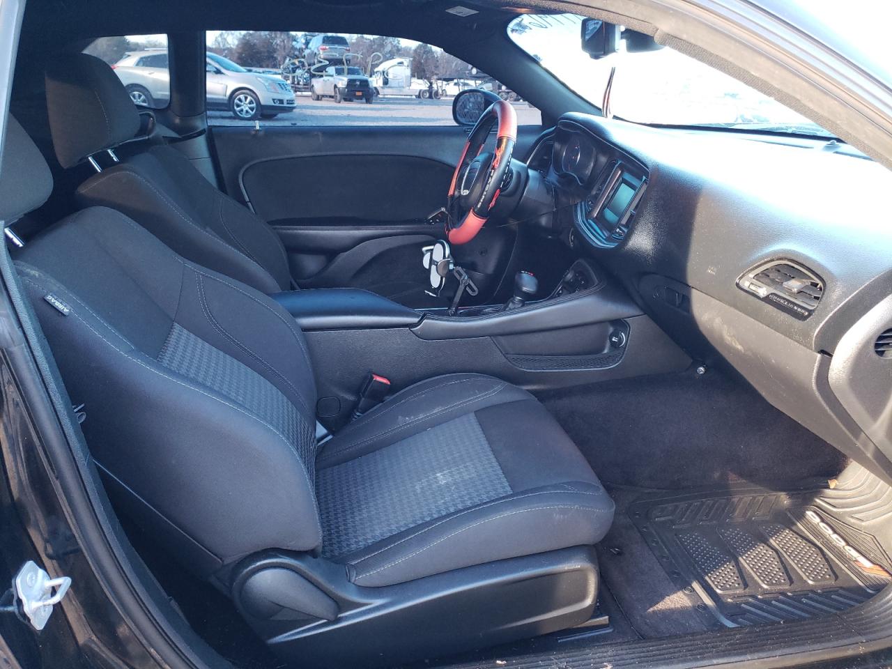 Photo 5 from auction – 2017 DODGE CHALLENGER with VIN 2C3CDZBT7HH665258