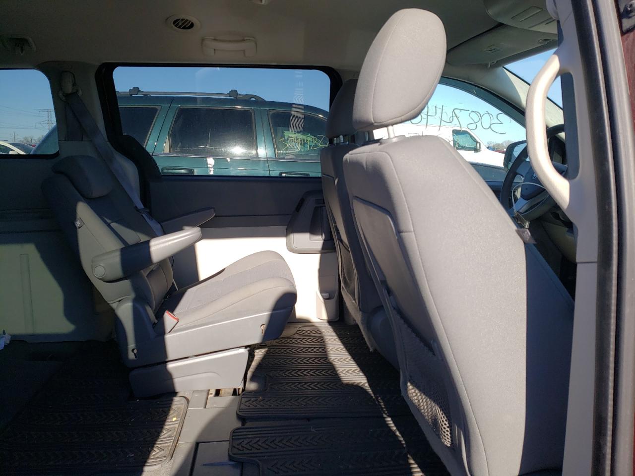 Photo 6 from auction – 2009 DODGE GRAND CARA with VIN 2D8HN44E69R522945
