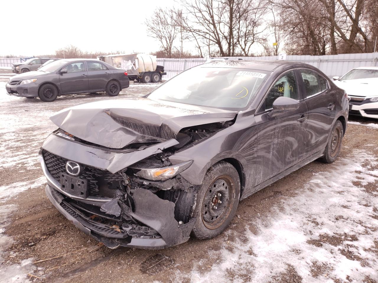 Фото 2 с аукциона – 2019 MAZDA 3 PREFERRE с VIN 3MZBPACL1KM114327