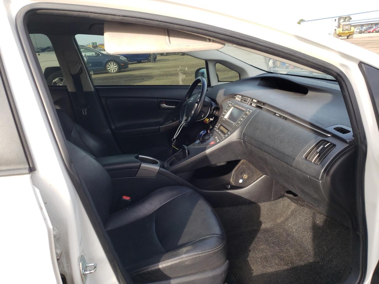 Photo 5 from auction – 2015 TOYOTA PRIUS with VIN JTDKN3DU7F0394968