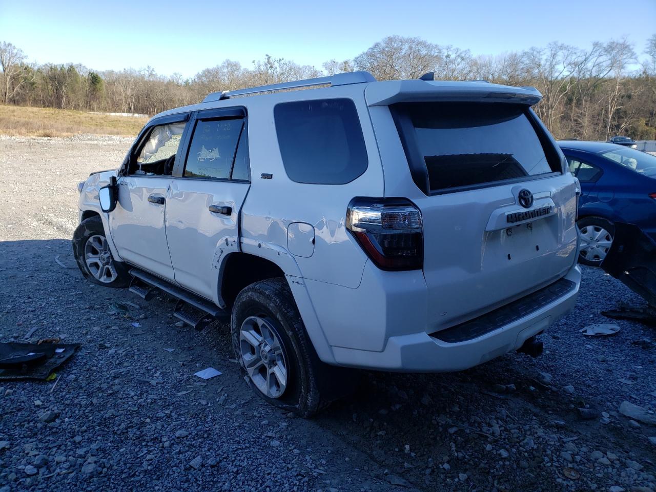 Photo 3 from auction – 2018 TOYOTA 4RUNNER SR with VIN JTEZU5JR1J5173208