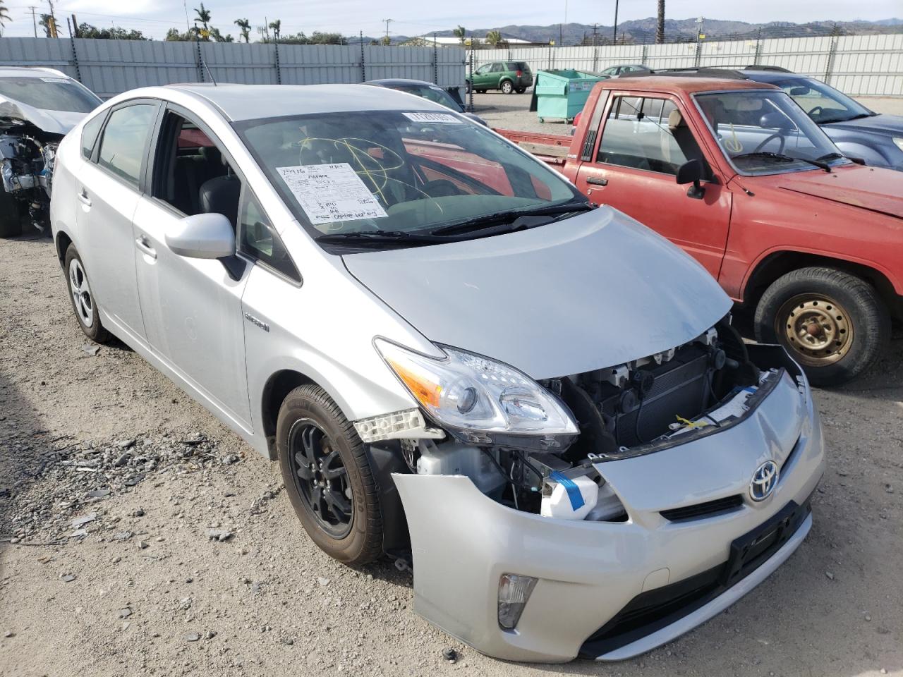 TOYOTA PRIUS 2015 z numerem VIN JTDKN3DU4F1884259 - Zdjęcie z aukcji