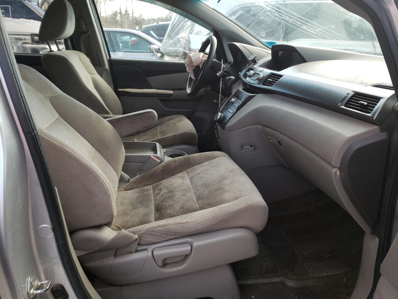 Photo 5 from auction – 2011 HONDA ODYSSEY EX with VIN 5FNRL5H45BB035222