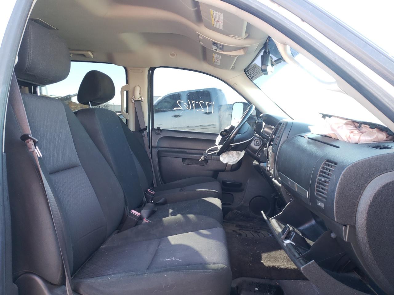 Photo 5 from auction – 2014 CHEVROLET SILVERADO with VIN 1GC1KXC82EF136790