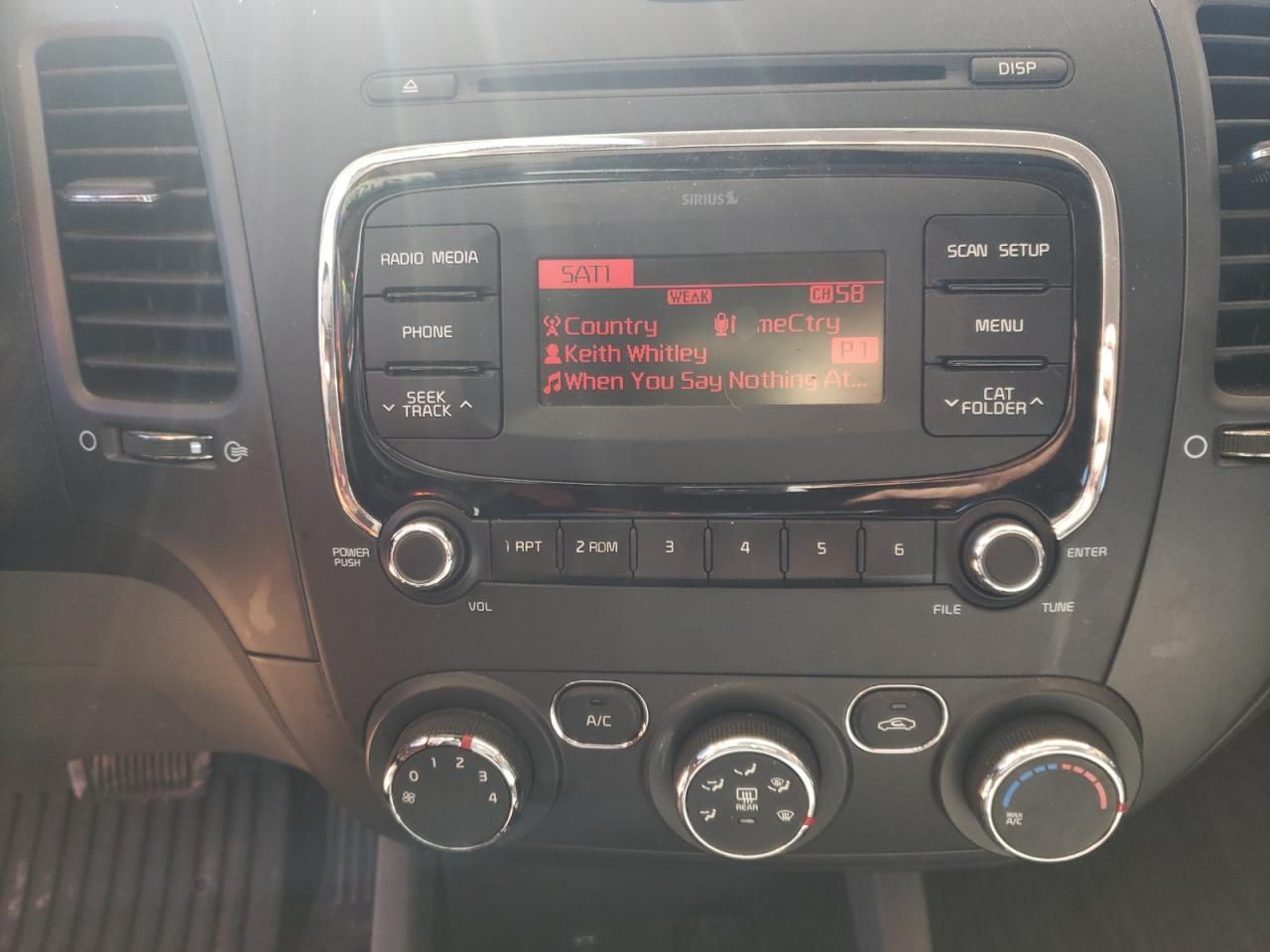 Photo 9 from auction – 2017 KIA FORTE LX with VIN 3KPFK4A79HE096981