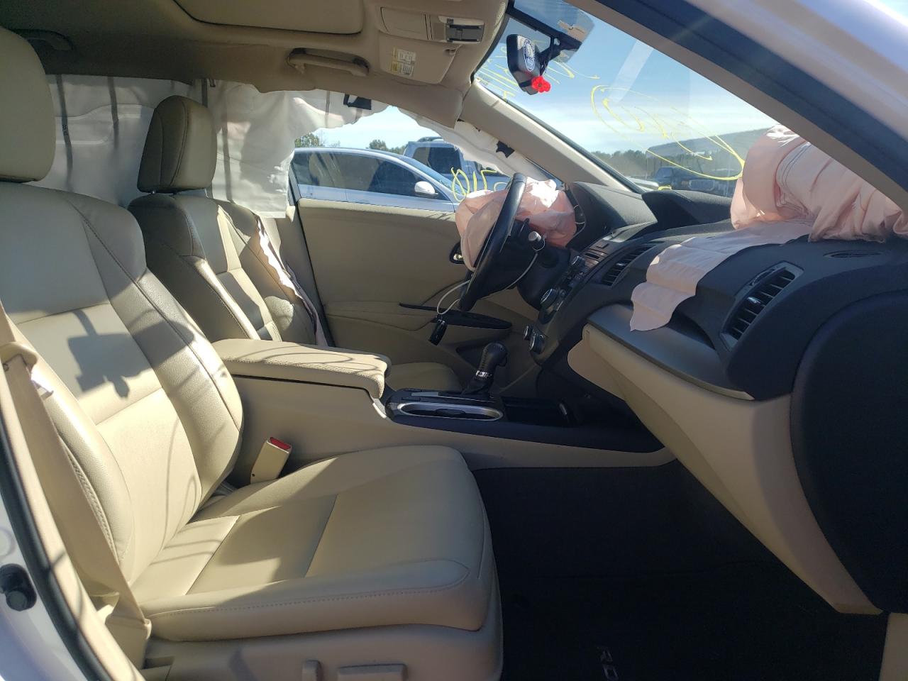 Photo 5 from auction – 2016 ACURA RDX with VIN 5J8TB3H32GL014127