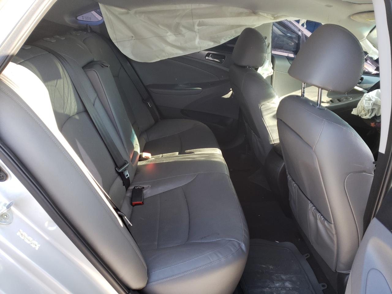 Photo 6 from auction – 2015 HYUNDAI SONATA HYB with VIN KMHEC4A41FA121978