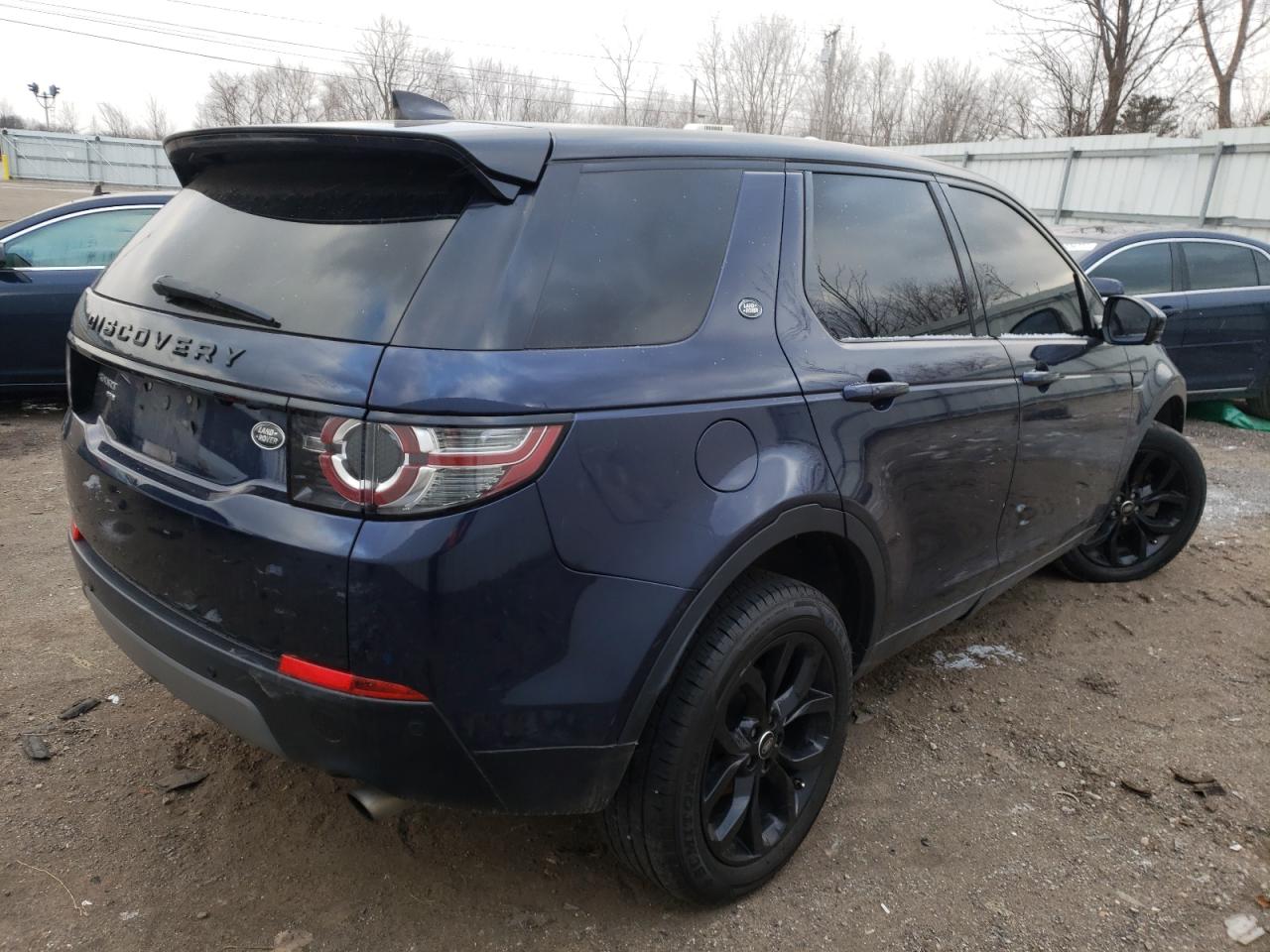 Photo 4 from auction – 2017 LAND ROVER DISCOVERY with VIN SALCR2BG7HH646151
