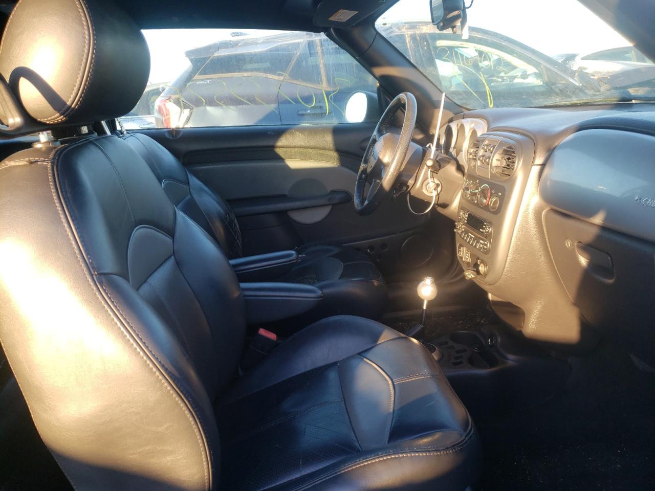 Photo 5 from auction – 2005 CHRYSLER PT CRUISER with VIN 3C3AY75S35T333629