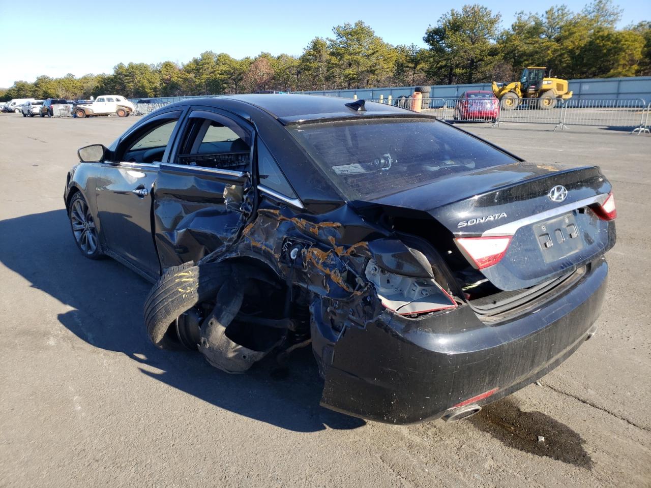 Photo 3 from auction – 2012 HYUNDAI SONATA SE with VIN 5NPEC4AC2CH387901