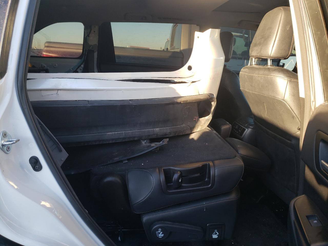 Photo 6 from auction – 2016 TOYOTA HIGHLANDER with VIN 5TDJKRFH1GS347666