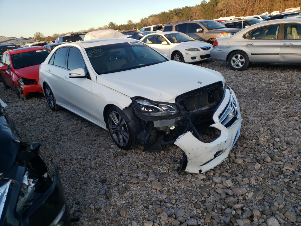 MERCEDES-BENZ E 350 2014 with VIN WDDHF5KB1EA986286 - Photo from auction