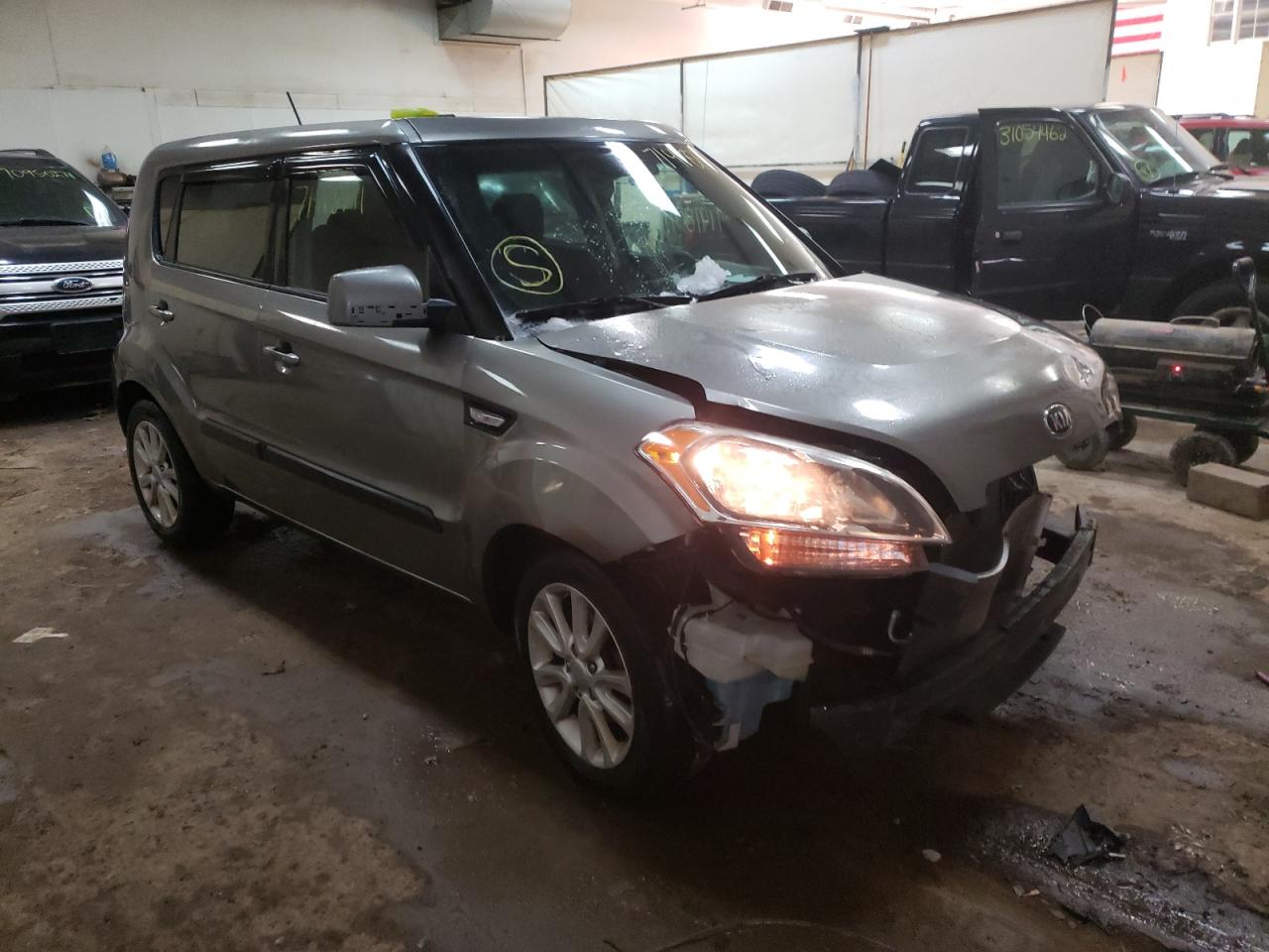 KIA SOUL 2013 مع رقم تعريف المركبة KNDJT2A55D7625802 - صورة من المزاد